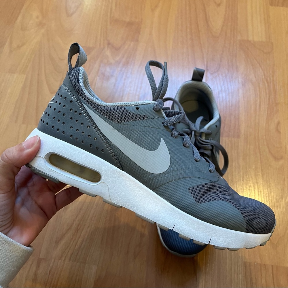 Nike air max tavas running shoes